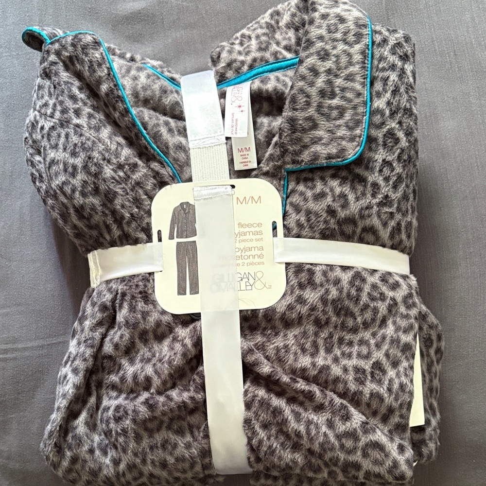 NWT Gilligan & O'Malley Gray Leopard Pajama Set
